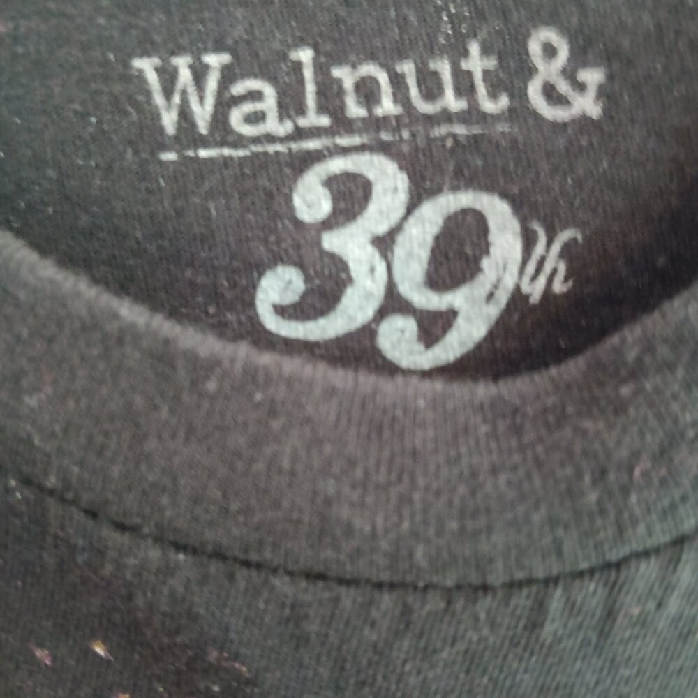 WALNUT 39TH WOMEN's 2012 BLACK CAT SPACE TACO SHORT SLEEVE TEE LARGE - Picture 2 of 5